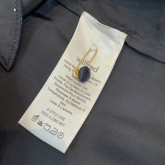 Wilfred Aritzia Blouse Top Shirt M Black Silky Cupro Fabric Sustainable Vegan. - Picture 7 of 12